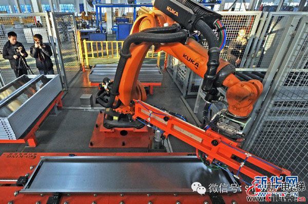 新华社、人民日报关注森赫电梯(图1)