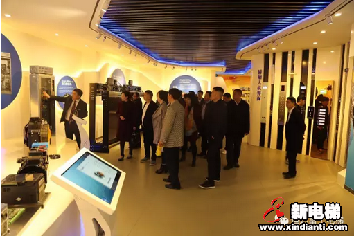 恒富集团2017年全国经销商年会暨三十周年庆典盛大举行(图15)