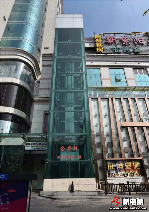 杭州政苑小区退休老干部莅临恒达富士电梯考察旧楼加装电梯项目(图5) 杭州政苑小区退休老干部莅临恒达富士电梯考察旧楼加装电梯项目(图5)