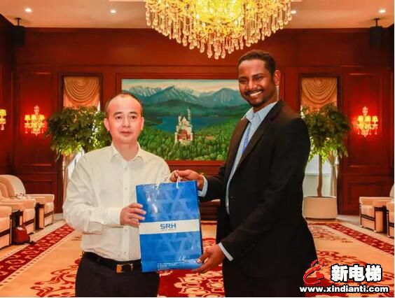 苏丹国防部考察团一行莅临森赫电梯参观考察(图2) 苏丹国防部考察团一行莅临森赫电梯参观考察(图2)