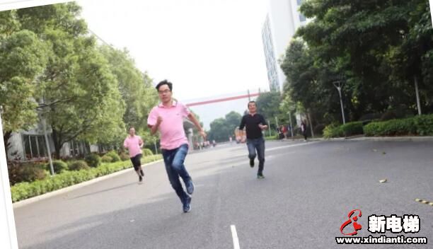 菱王电梯第十五届“菱王杯”运动会闭幕式隆重举行!(图2) 菱王电梯第十五届“菱王杯”运动会闭幕式隆重举行!(图2)