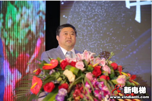 聚恒心,赢未来 ——恒富集团经销商会议开启营销新篇章(图4) 聚恒心,赢未来 ——恒富集团经销商会议开启营销新篇章(图4)