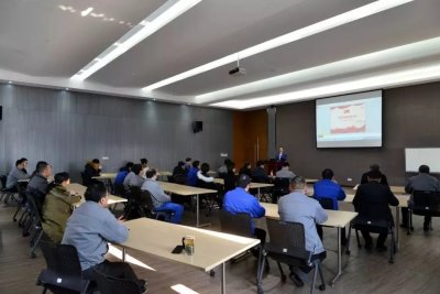 凝聚职工力量,共筑巨龙基石——巨龙电梯召开首届职代会(图1) 凝聚职工力量,共筑巨龙基石——巨龙电梯召开首届职代会(图1)