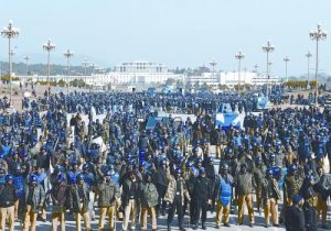 巴基斯坦百万人游行要求政府及议会解散