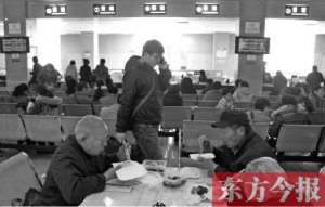 郑州二手房过户量创单日之最 工作人员加班休克