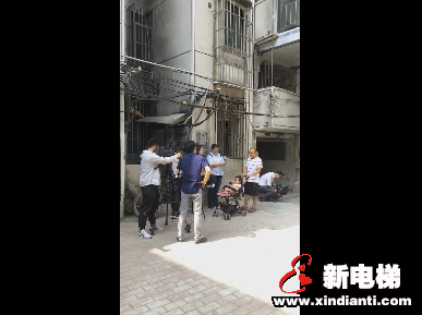 告别“爬楼时代” 合肥庐阳老城首部加装电梯投入使用(图3) 告别“爬楼时代” 合肥庐阳老城首部加装电梯投入使用(图3)