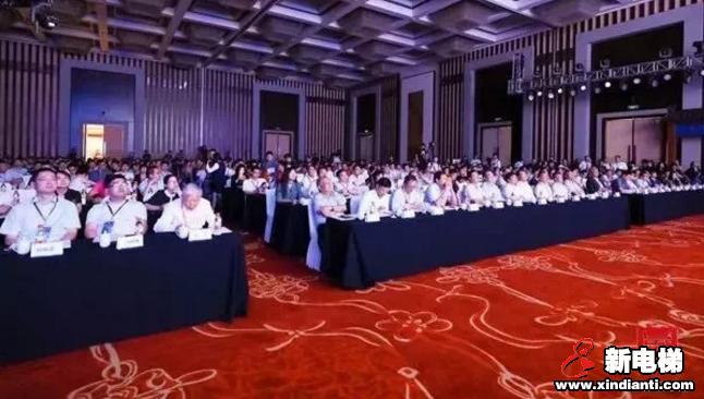 康力电梯董事长王友林荣获“2018-2019年度苏商高质量发展领军人物”(图6) 康力电梯董事长王友林荣获“2018-2019年度苏商高质量发展领军人物”(图6)