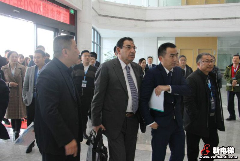 赢未来!以梦为马,不负韶华--莱茵电梯2020年代理商大会暨年会在常熟召开(图2) 赢未来!以梦为马,不负韶华--莱茵电梯2020年代理商大会暨年会在常熟召开(图2)