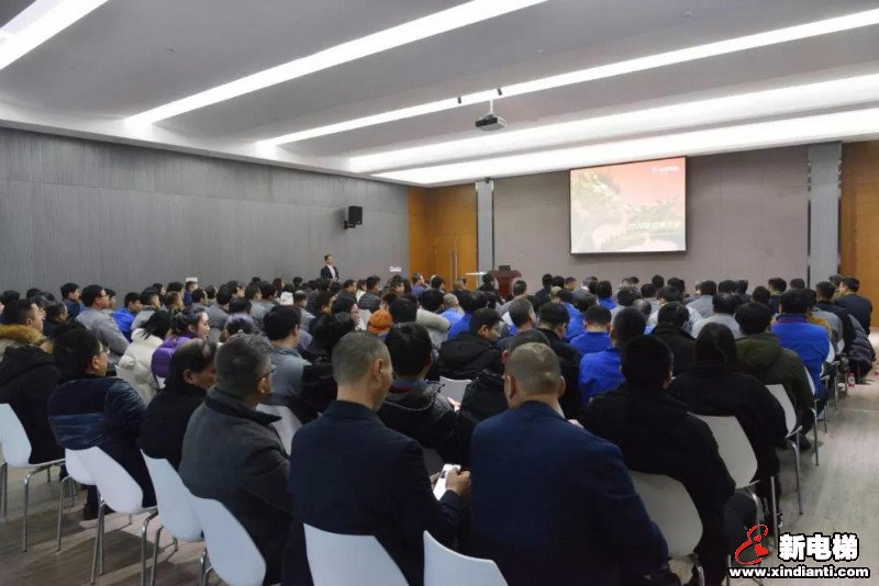 聚集能量 龙腾未来 ——巨龙电梯举办迎春大会(图2) 聚集能量 龙腾未来 ——巨龙电梯举办迎春大会(图2)
