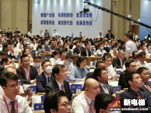 康力电梯亮相苏州产业链云对接 实力携手商业地产百强-富康集团(图2) 康力电梯亮相苏州产业链云对接 实力携手商业地产百强-富康集团(图2)