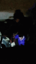 骑电瓶车上楼，13岁男孩坠井