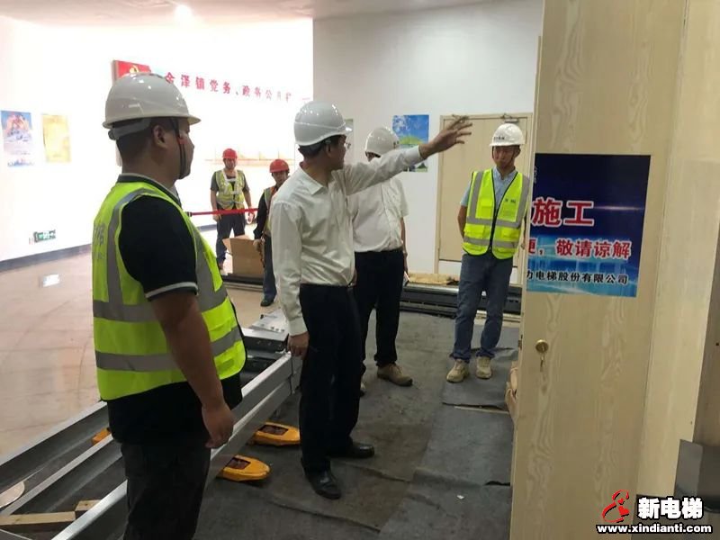 康力电梯董事长王友林现场慰问节日期间坚守一线的工程团队(图3) 康力电梯董事长王友林现场慰问节日期间坚守一线的工程团队(图3)