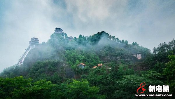 “绝壁天梯”现身又一悬崖景区,速来围观!(图5) “绝壁天梯”现身又一悬崖景区,速来围观!(图5)