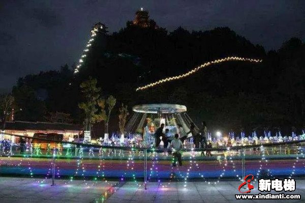 “绝壁天梯”现身又一悬崖景区,速来围观!(图6) “绝壁天梯”现身又一悬崖景区,速来围观!(图6)