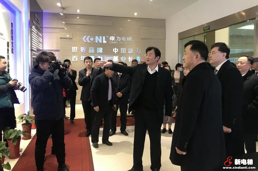 中东欧外交官考察团走进康力电梯 见证发展(图1) 图片