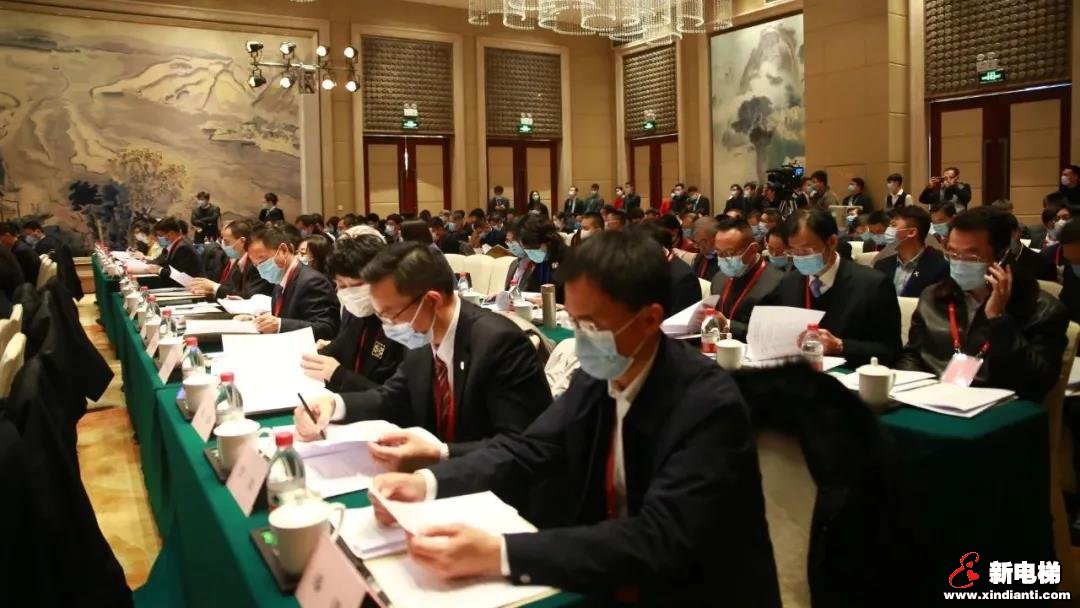 康力电梯董事长王友林荣任中国国际经济交流中心理事(图2) 康力电梯董事长王友林荣任中国国际经济交流中心理事(图2)