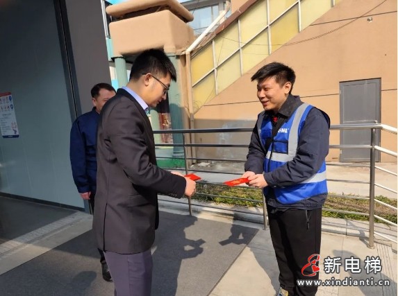 致敬“春节坚守者”| 康力电梯总裁朱琳昊新春赴一线 慰问服务团队(图3) 致敬“春节坚守者”| 康力电梯总裁朱琳昊新春赴一线 慰问服务团队(图3)
