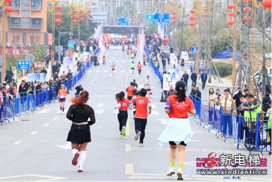 康力电梯助力 2024成都首场国家级马拉松开跑(图7) 康力电梯助力 2024成都首场国家级马拉松开跑(图7)