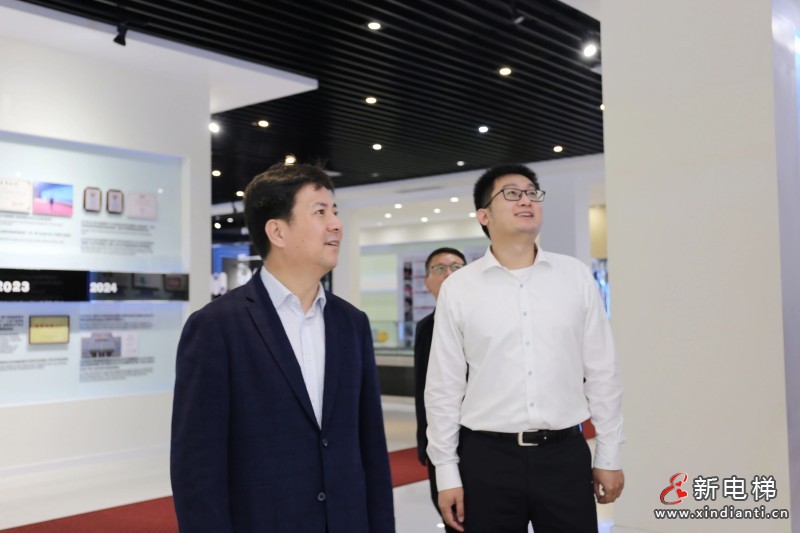 苏州市吴江区区长孙建江调研康力电梯(图2) 苏州市吴江区区长孙建江调研康力电梯(图2)