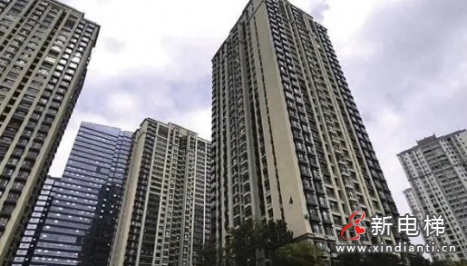 云南昆明：约有300户人家居住一栋楼，只有3部电梯还经常停运