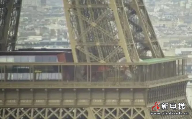 埃菲尔铁塔电梯井发生火灾,1200名游客被紧急疏散,涉事电梯已被停用(图1) 微信截图_20241225161450
