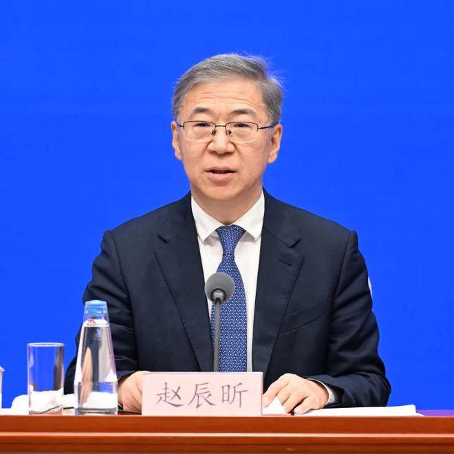 国家发展改革委负责同志出席“加力扩围实施‘两新’政策”国务院政策例行吹风会(图4)