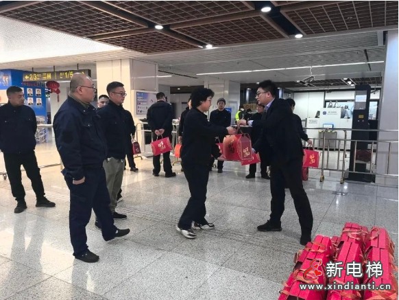 新元肇启 奋斗当时 | 康力电梯董事长朱琳昊新春慰问一线服务团队(图3) 新元肇启 奋斗当时 | 康力电梯董事长朱琳昊新春慰问一线服务团队(图3)