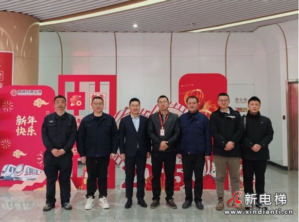 新元肇启 奋斗当时 | 康力电梯董事长朱琳昊新春慰问一线服务团队(图8) 新元肇启 奋斗当时 | 康力电梯董事长朱琳昊新春慰问一线服务团队(图8)