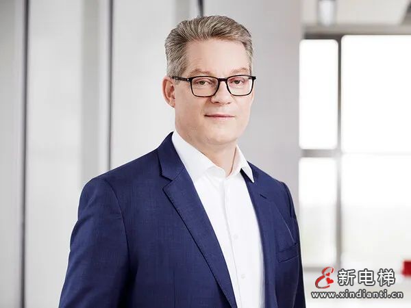 新电梯早新闻 2025年3月7日 二月初八 星期五(图4) Meinolf Pohle