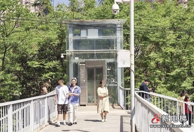 西安市太白立交附近的人行天桥加装了两部无障碍电梯却多年未运行(图1) 微信截图_20250417111319