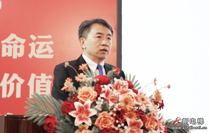 “阳光工程、雨露行动、春风助力、优质服务”远大集团战略行动启动大会隆重举行!全面开启“再崛起”新征程(图4) “阳光工程、雨露行动、春风助力、优质服务”远大集团战略行动启动大会隆重举行!全面开启“再崛起”新征程(图4)