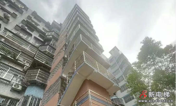 广州荔湾区某小区加装的一部电梯出现桩基下沉、外墙开裂 已经停运3年