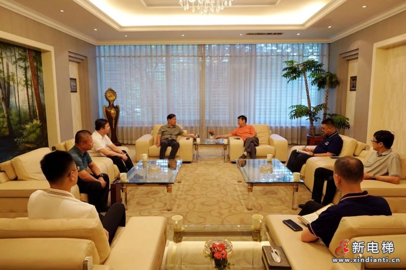 回访续情谊,聚力谋新局!远大集团与大元集团深化党建共建并签署战略合作协议(图2) 回访续情谊,聚力谋新局!远大集团与大元集团深化党建共建并签署战略合作协议(图2)