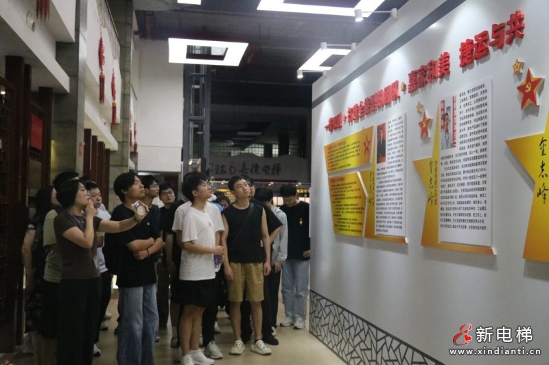 访企汇智践新知,产学联动启未来 苏州大学研究生走进江南嘉捷参观学习(图2) 访企汇智践新知,产学联动启未来 苏州大学研究生走进江南嘉捷参观学习(图2)